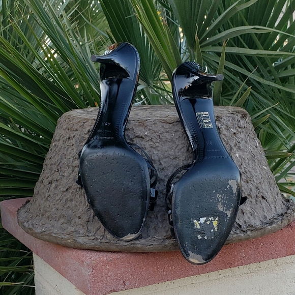 Authentic BURBERRY Heels - Picture 3 of 5